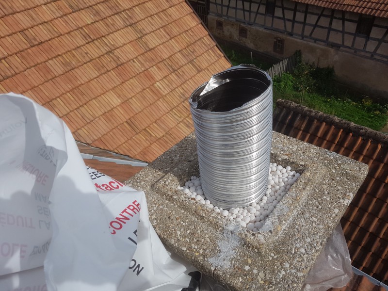 Remplacement des abergements de cheminée et création d'un habillage en aluminium brun à Mietesheim proche de Haguenau 